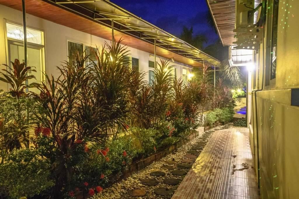 Nuch'S Apple Guest House Si Bun Ruang Zewnętrze zdjęcie